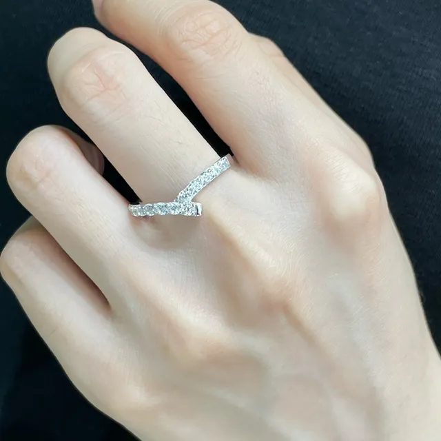 Tiffany & Co. Silver Navy V-Split Shank Pavé Diamond Setting Ring 9