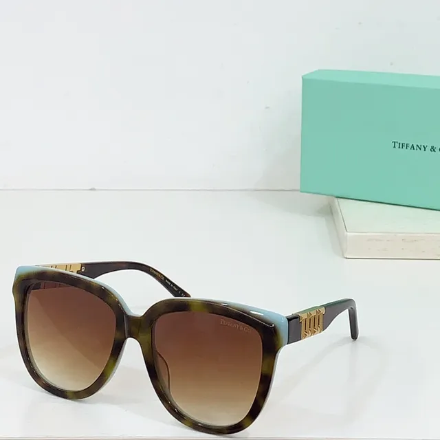 Tiffany & Co. T Collection Angular Cat-Eye Black Gold Lunettes de soleil 9