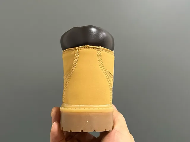 Timberland Premium حذاء عمل للأطفال بحجم 6 إنش 18