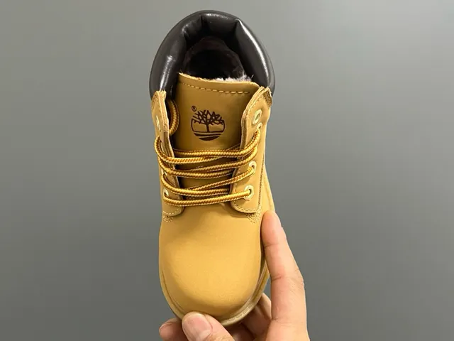 Timberland Premium حذاء عمل للأطفال بحجم 6 إنش 20