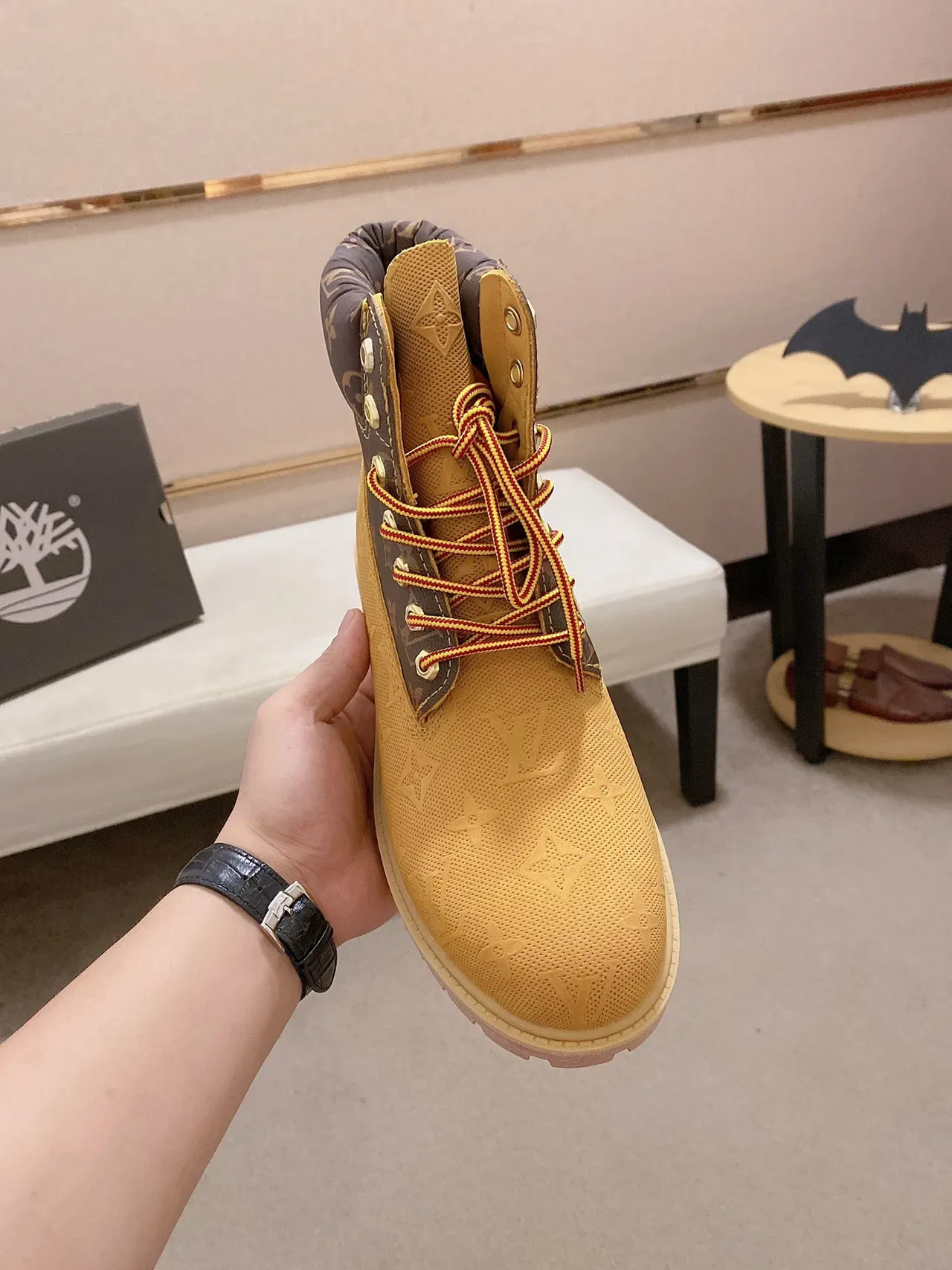 Timberland أحذية عمل صفراء وبنية مطبوعة بمونوغرام كانفاس منقور نسيجي علوي 6