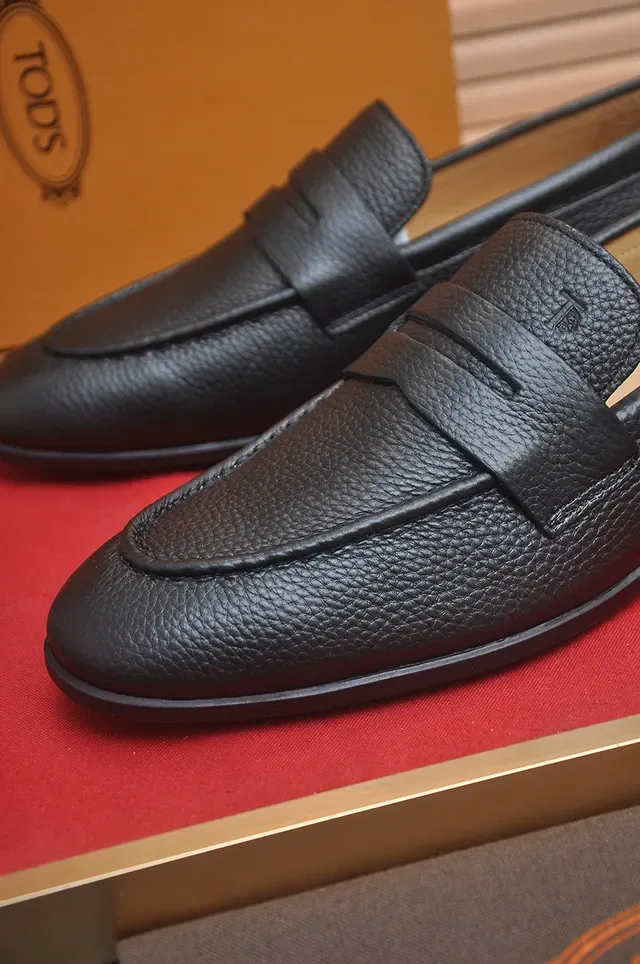 Tod's Black Brown Pebbled Leather Penny Strap Loafer 2