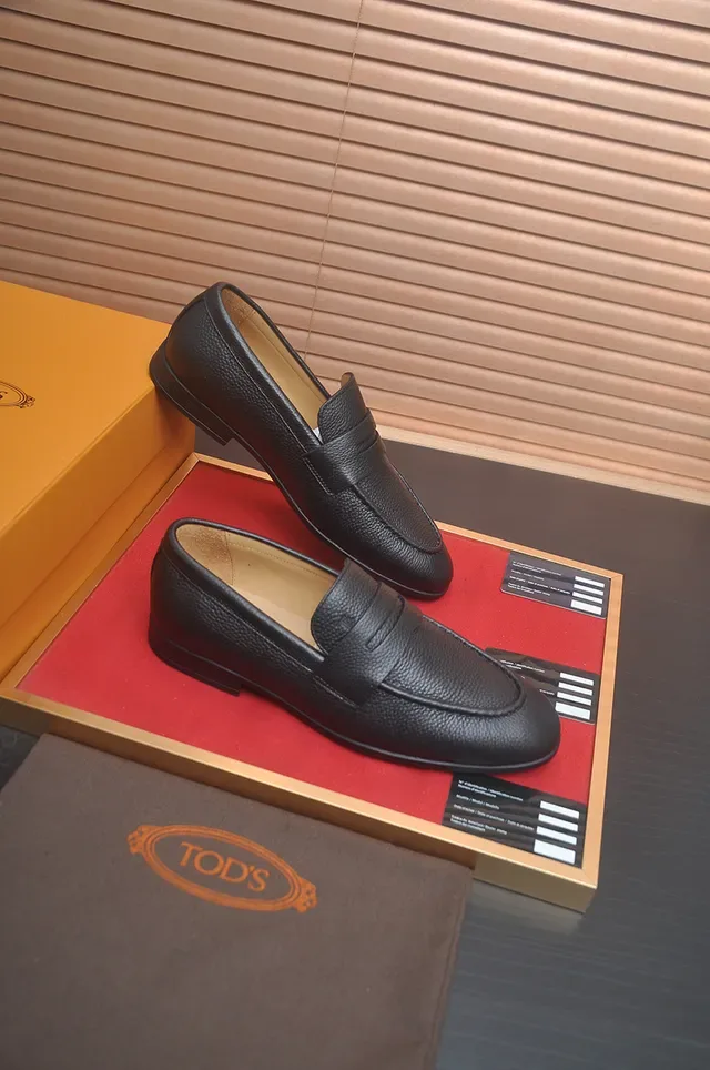 Tod's Black Brown Pebbled Leather Penny Strap Loafer 4