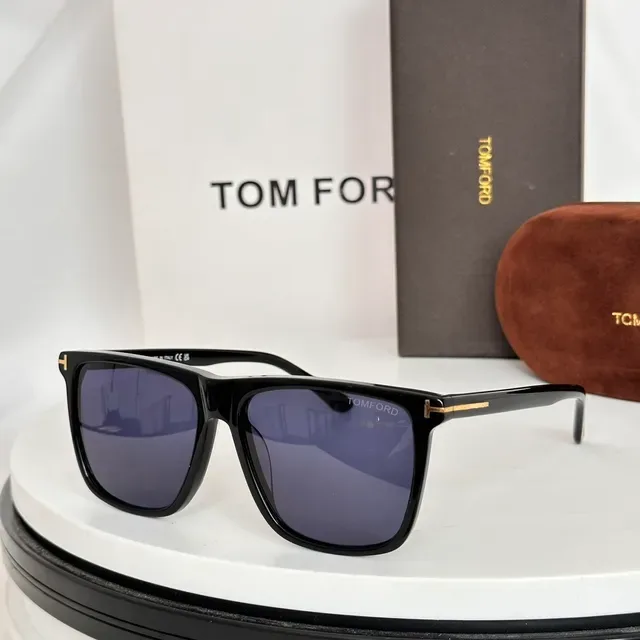 Tom Ford Black Gold Rectangular Acetate Frame T-Bar Temple Accents Sunglasses 6