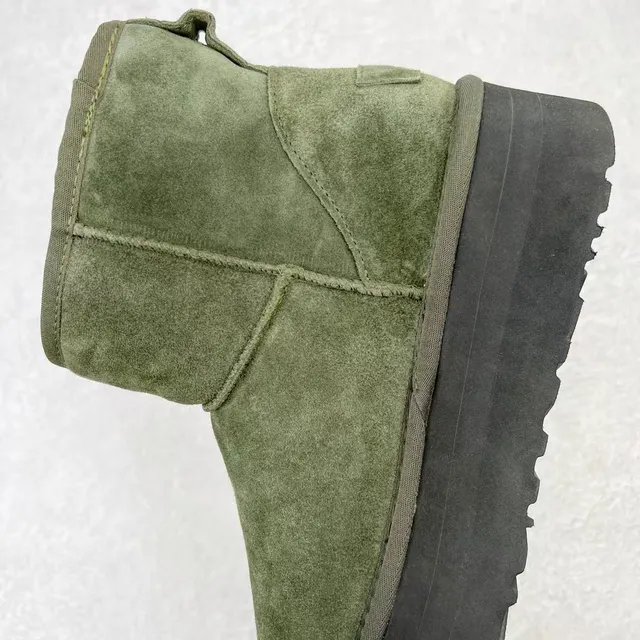 UGG Army Green Black Suede Upper Platform Sole Snow Boots 7