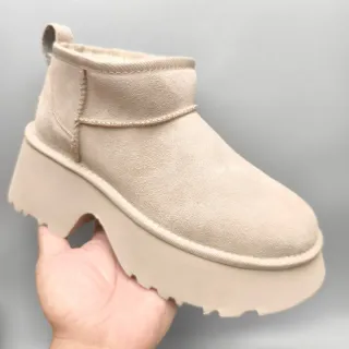 UGG Beige Ante Superior Plataforma Suela Botas de Nieve