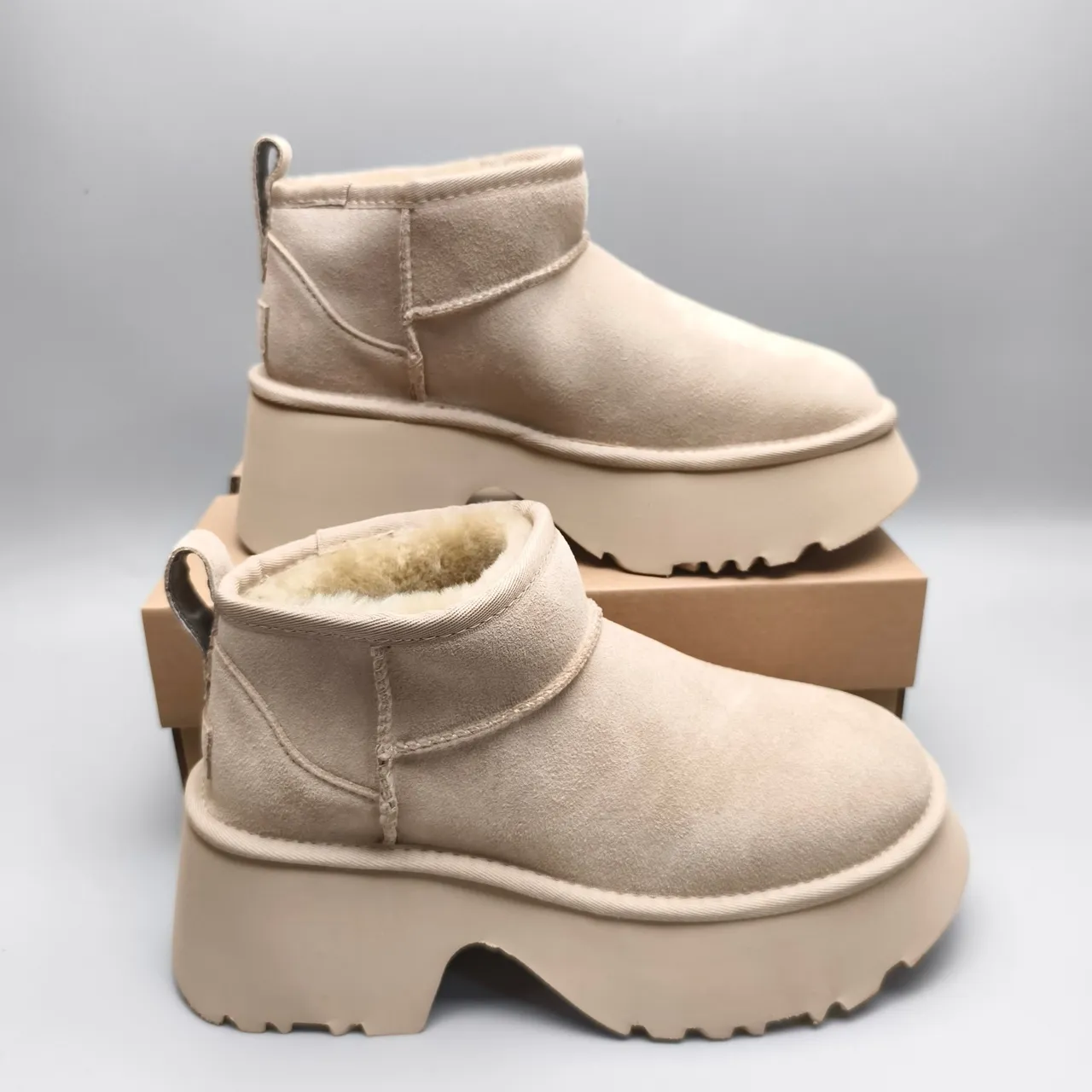 UGG Beige Suede Upper Platform Sole Snow Boots 6