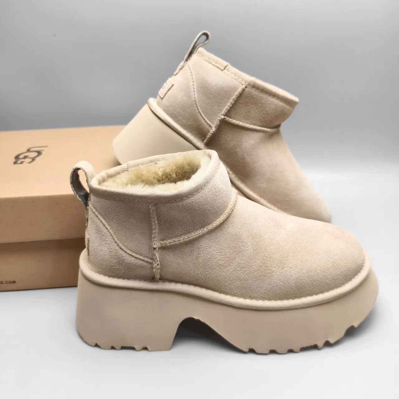 UGG Beige Suede Upper Platform Sole Snow Boots 7