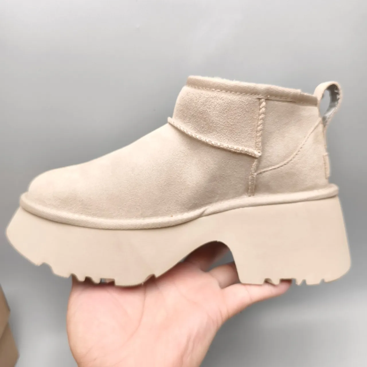UGG Beige Suede Upper Platform Sole Snow Boots 8