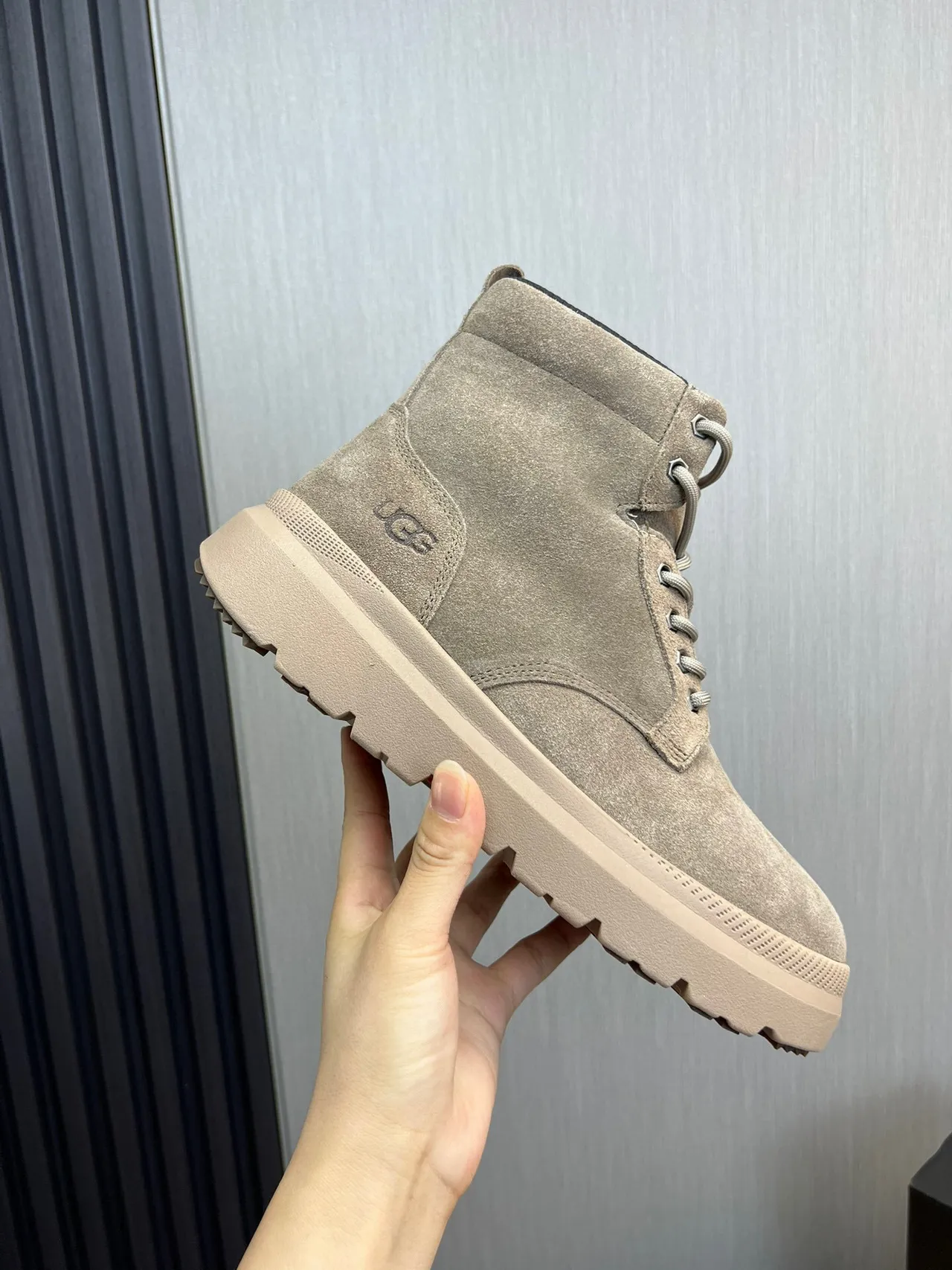 UGG Beige Suede Upper Platform Sole Work Boots 7
