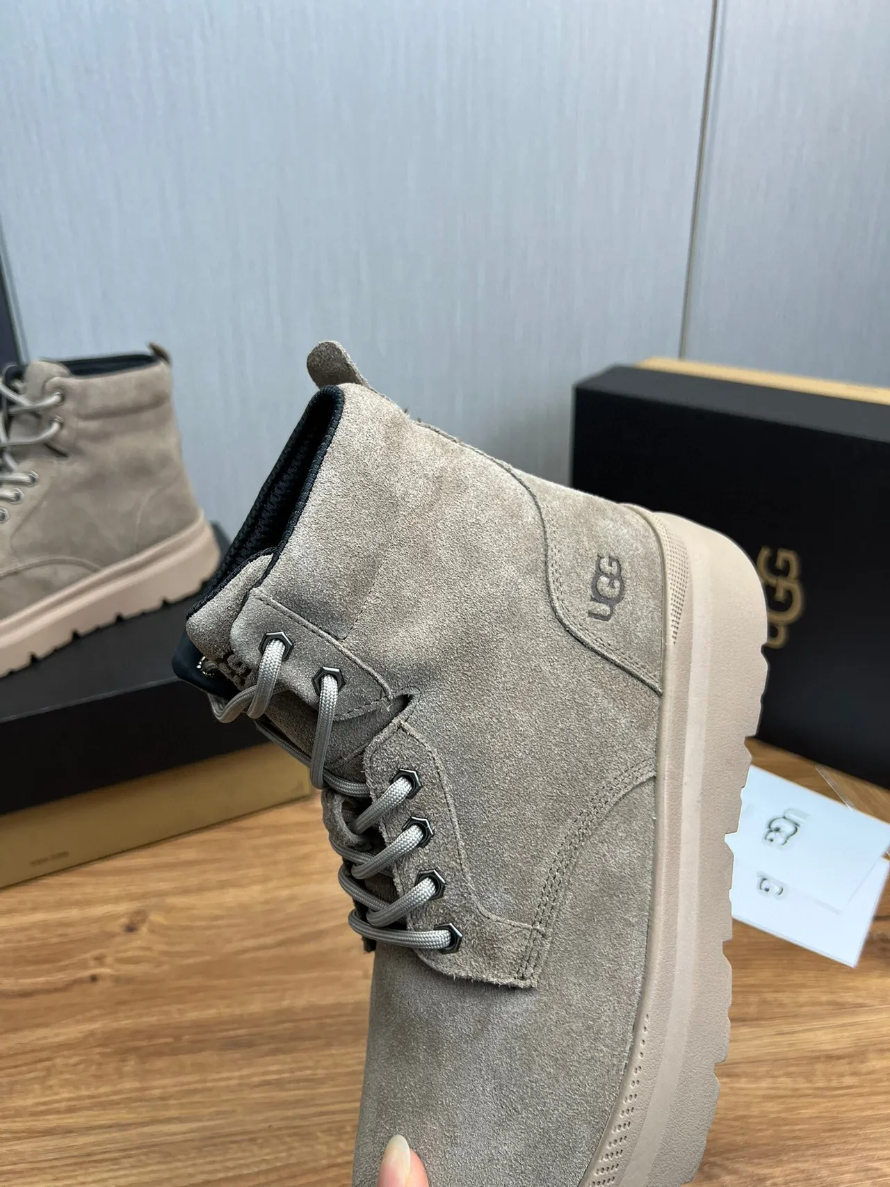 UGG Beige Suede Upper Platform Sole Work Boots 8