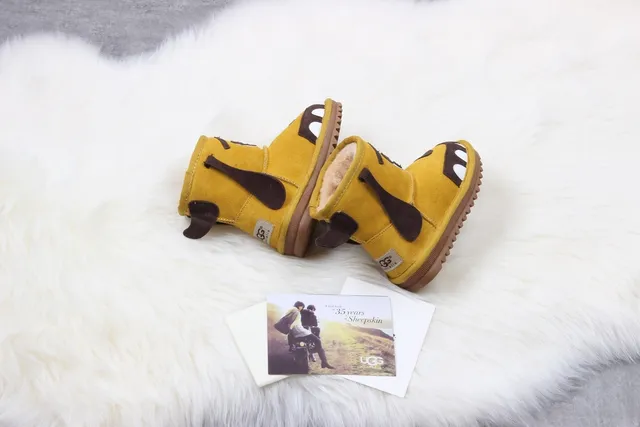 UGG Bottes de Neige avec Visage de Chien en Jaune Moutarde 2