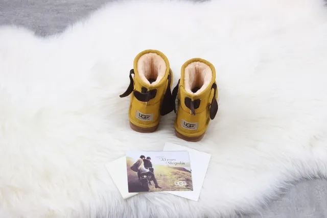 UGG Bottes de Neige avec Visage de Chien en Jaune Moutarde 3