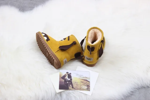 UGG Bottes de Neige avec Visage de Chien en Jaune Moutarde 6