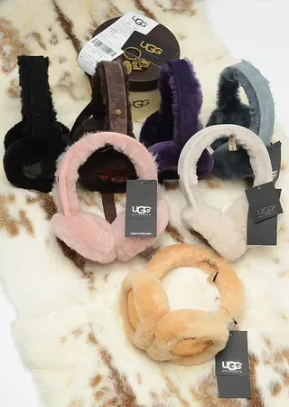UGG Classic Black Beige Fur-Lined Shearling Interior Beanie 4