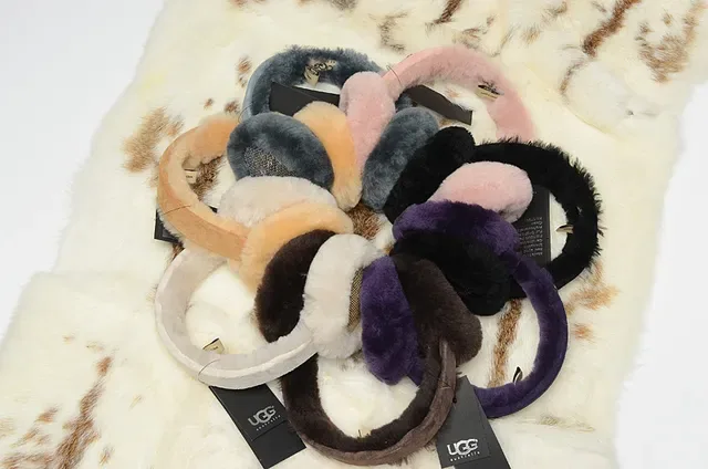 UGG Classic Black Beige Fur-Lined Shearling Interior Beanie 12