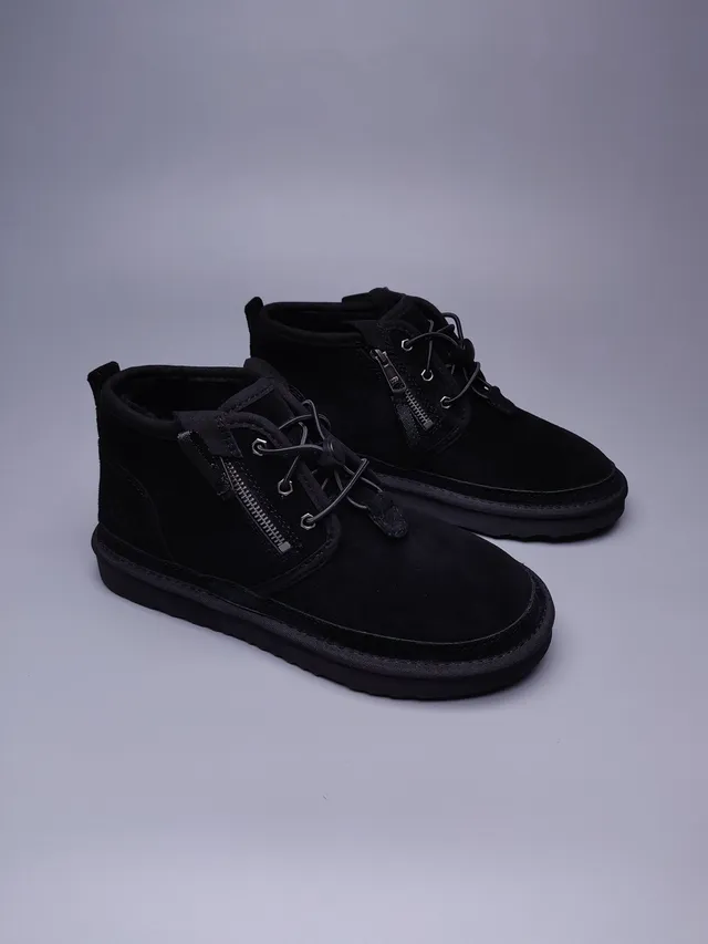UGG Classic Mini Zip काला सूड एंक्ल बूट 10