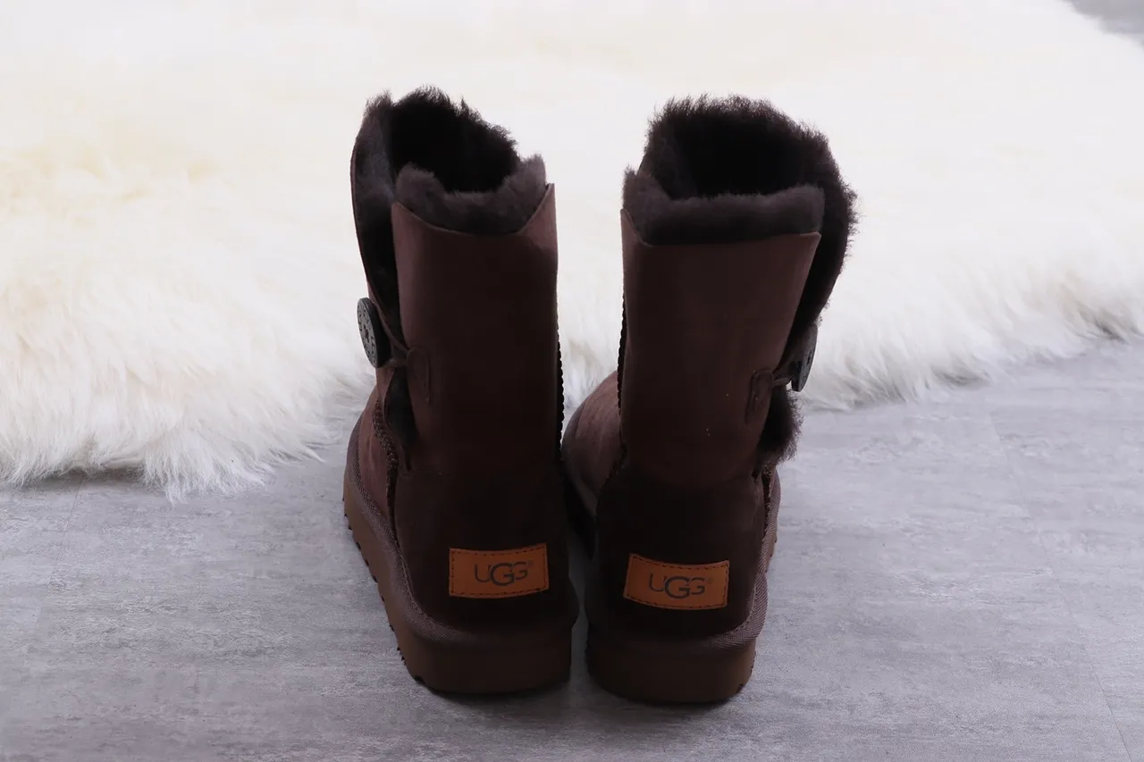 UGG Classic Short Brown Suede Shearling-Lined Snow Boots 8