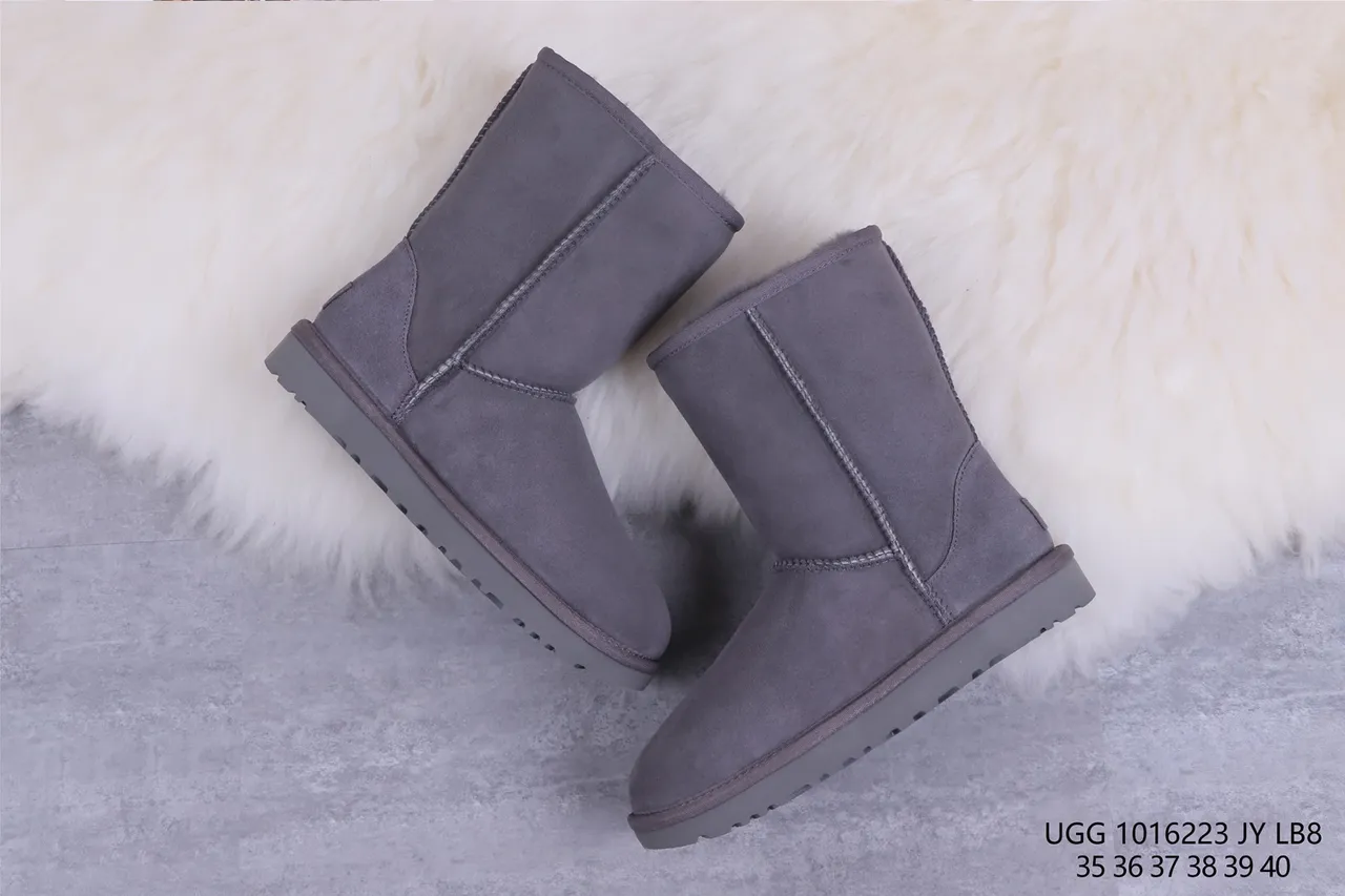 UGG Classic Short Charcoal Gray Shearling-Lined Snow Boots 7