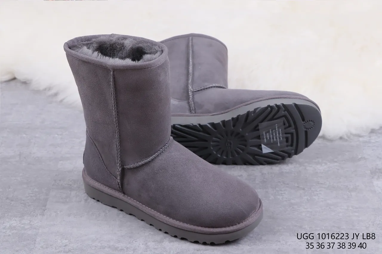 UGG Classic Short Charcoal Gray Shearling-Lined Snow Boots 10