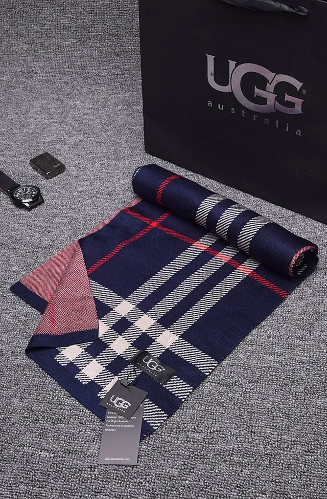 UGG Navy Beige Plaid Pattern Knitted Scarve 3