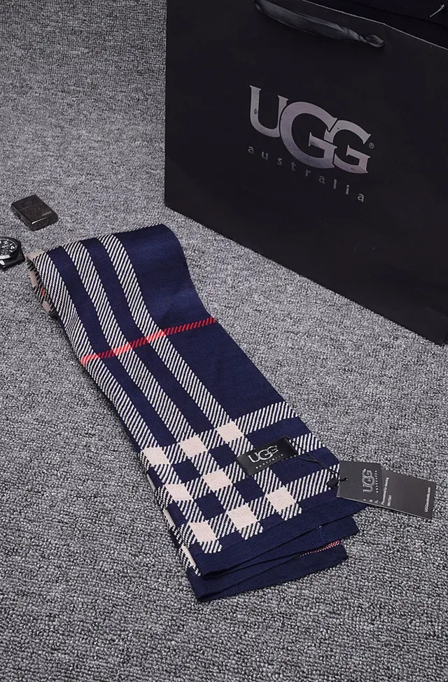 UGG Navy Beige Plaid Pattern Knitted Scarve 5