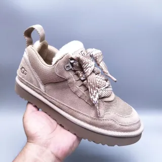 UGG Tasman Beige con forro de piel de cordero zapatillas lifestyle
