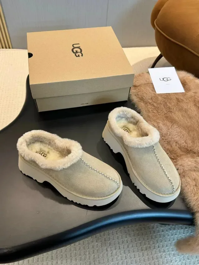 UGG Tasman Beige White Shearling-Lined Suede Upper Casual Shoes 6