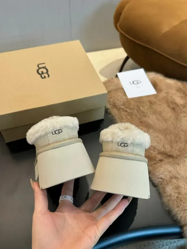 UGG Tasman Beige White Shearling-Lined Suede Upper Casual Shoes 8