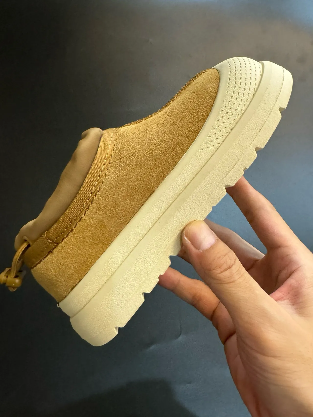 UGG Tasman Bege Branco Slip-On Plataforma Sola Sapatos Casuais 10