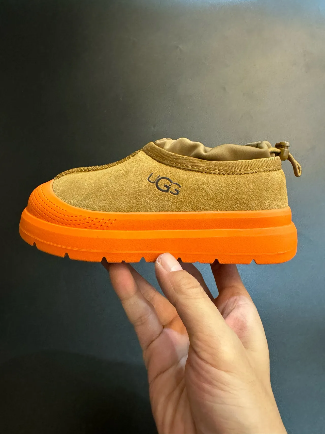 UGG Tasman Bege Branco Slip-On Plataforma Sola Sapatos Casuais 24