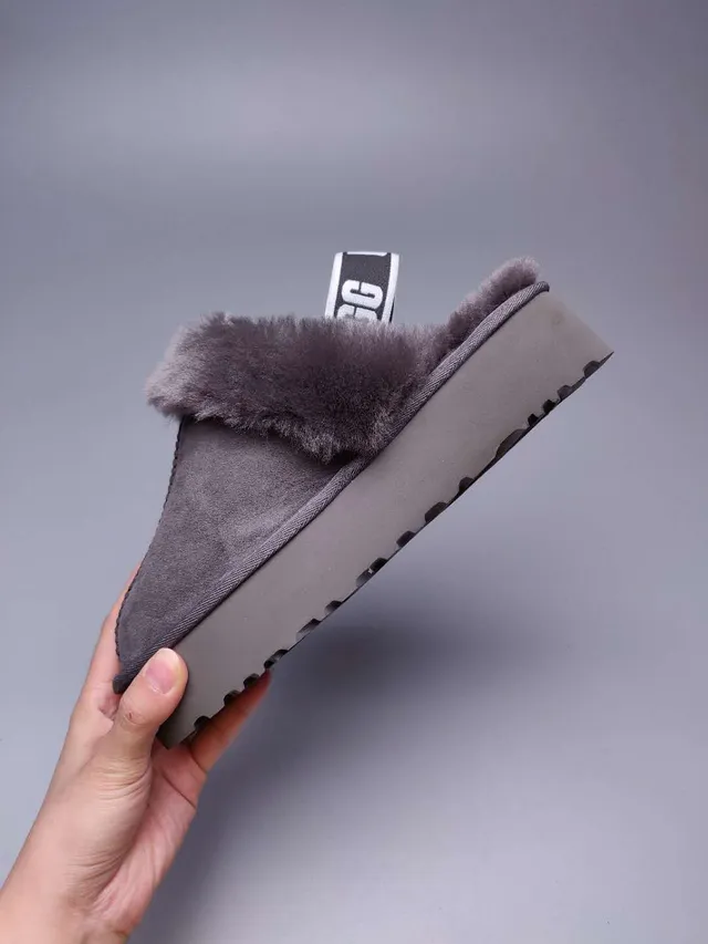 UGG Tasman ग्रे सूड प्लेटफॉर्म स्लिपर 4