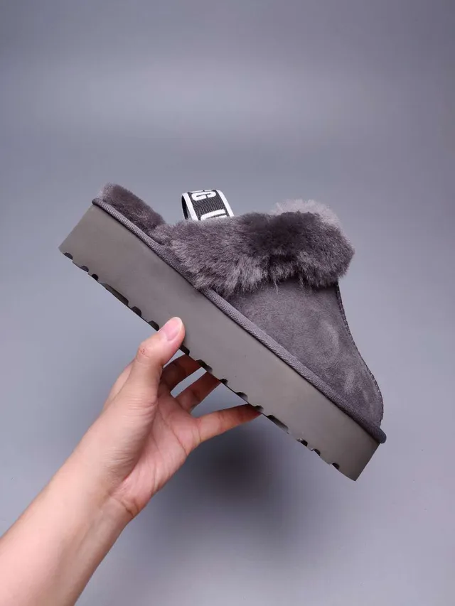 UGG Tasman ग्रे सूड प्लेटफॉर्म स्लिपर 7