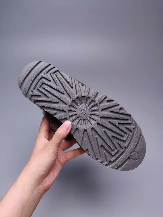UGG Tasman ग्रे सूड प्लेटफॉर्म स्लिपर 8