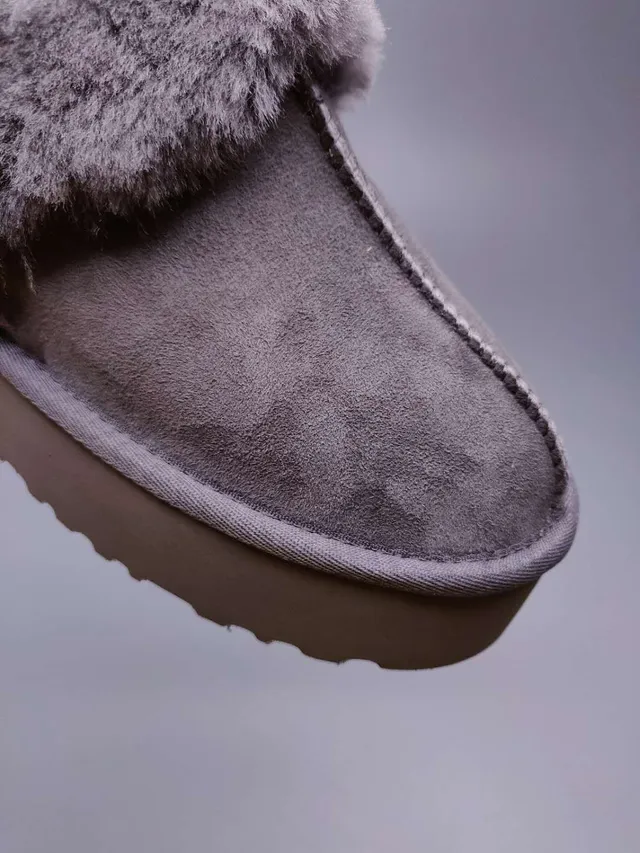 UGG Tasman ग्रे सूड प्लेटफॉर्म स्लिपर 9