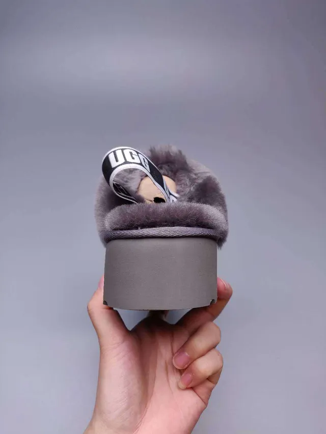 UGG Tasman ग्रे सूड प्लेटफॉर्म स्लिपर 12