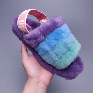 UGG Tasman बैंगनी नीली ग्रेडिएंट प्लश स्लिपर्स