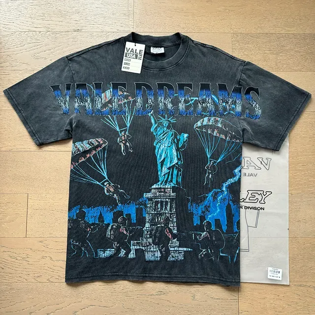 Vale Forever Distressed Statue of Liberty Graphic T-Shirt 4