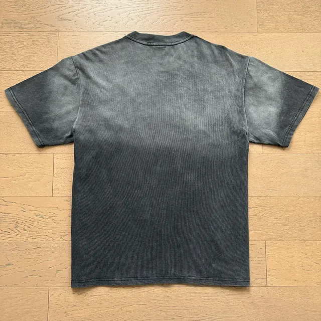 Vale Forever Graphic Print Spray-Paint Style T-Shirt 7