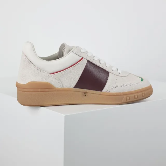 Valentino Garavani Off-White Bordeaux Rayé Sneakers Lifestyle 7