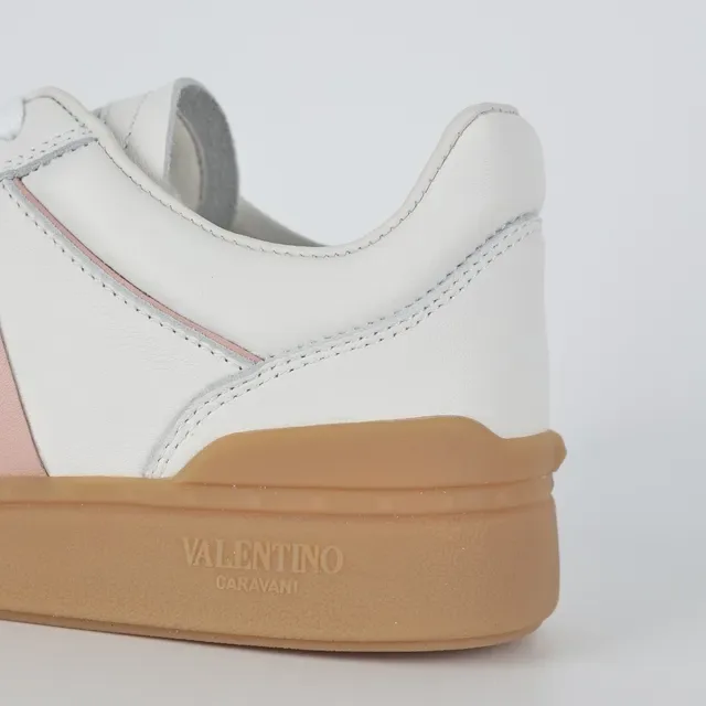 Valentino Garavani Sneakers Lifestyle Blanc et Rose en Cuir 4