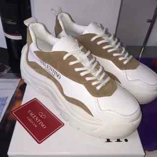 Valentino Garavani Blanco y Beige Suela de Plataforma Cuero y Ante Mezclados Zapatillas Chunky