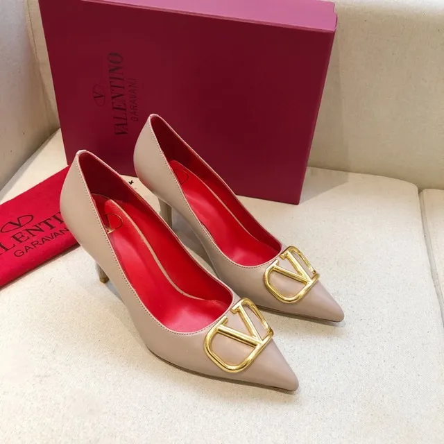 Valentino Rockstud بيج أحمر أصابع بارزة كعب ستيليتو بومب 3