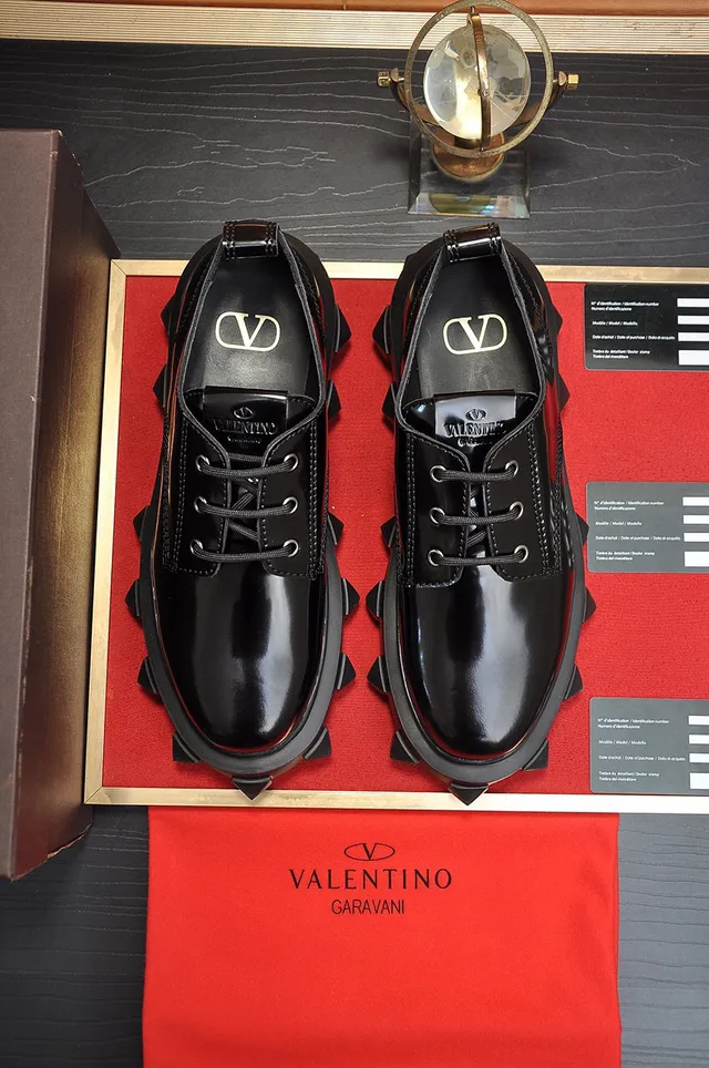 Valentino Rockstud Sapatos Oxford de Plataforma em Couro Patentado Preto com Rebites 8