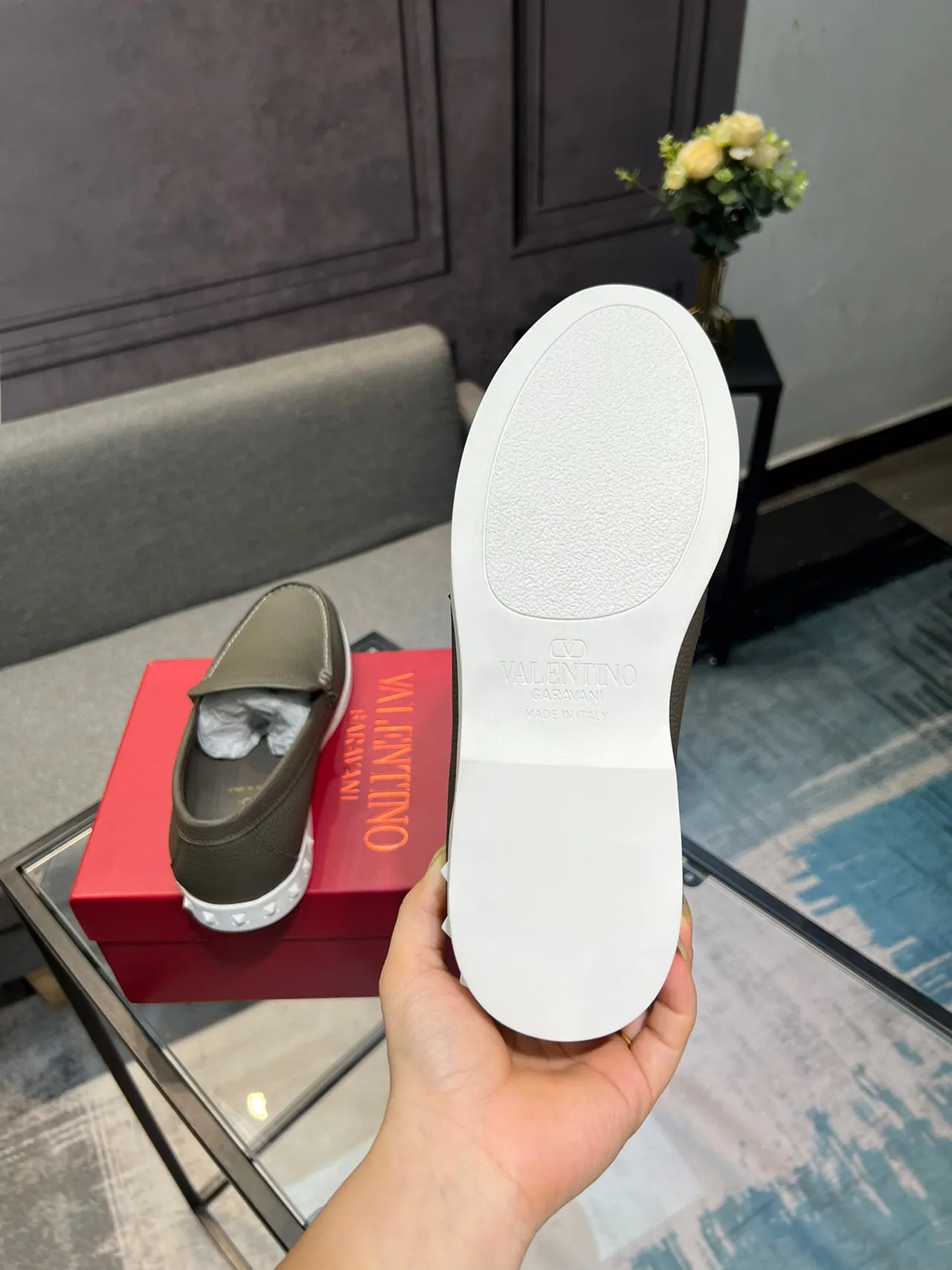 Valentino Rockstud 棕白 压纹皮革 橡胶鞋底 乐福鞋 7