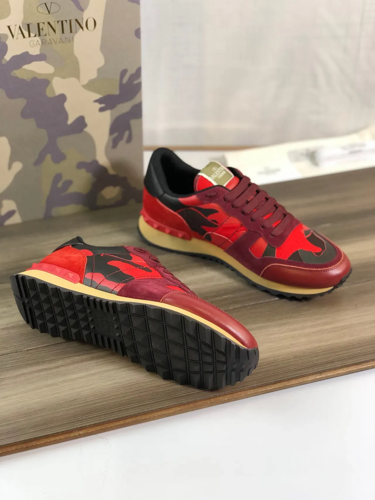 Valentino Rockstud Camuflagem Vermelha Borgonha Lifestyle Sneakers 2