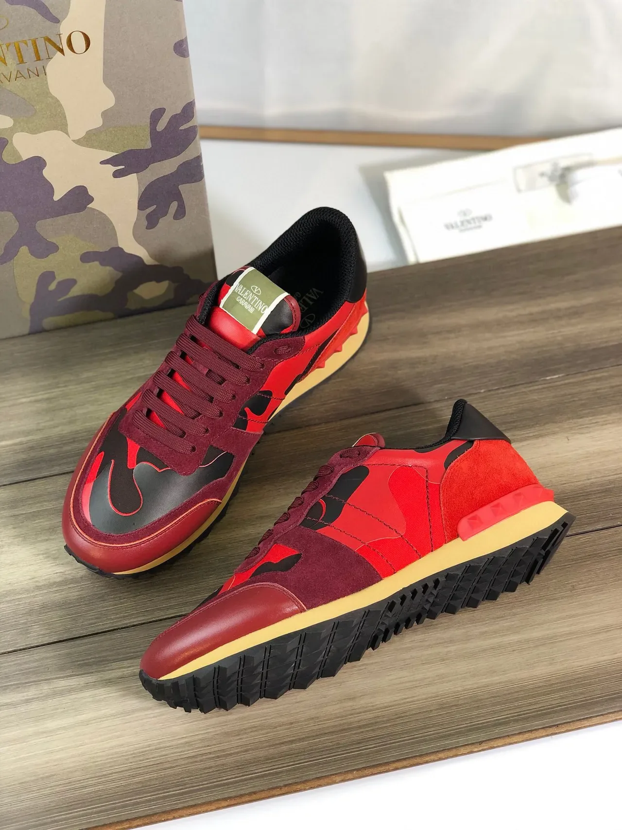 Valentino Rockstud Camuflagem Vermelha Borgonha Lifestyle Sneakers 3