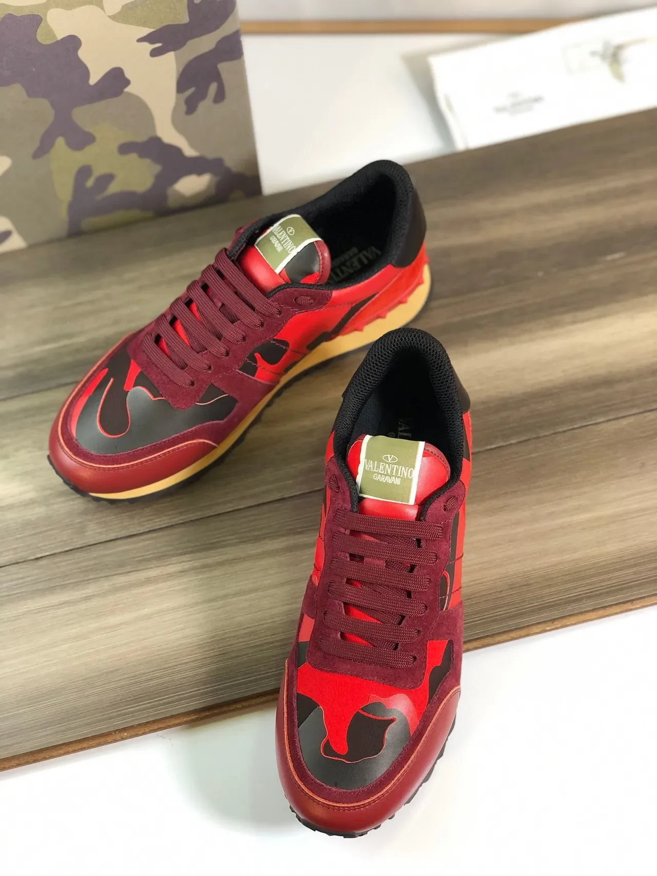 Valentino Rockstud Camuflagem Vermelha Borgonha Lifestyle Sneakers 5