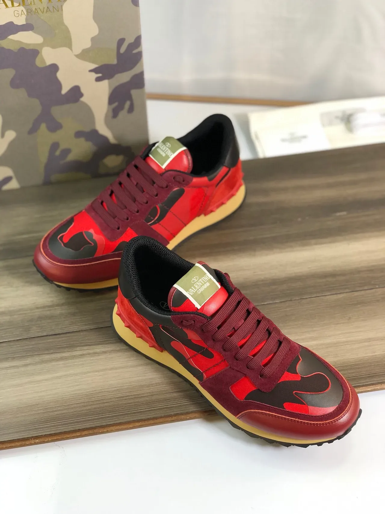Valentino Rockstud Camuflagem Vermelha Borgonha Lifestyle Sneakers 6