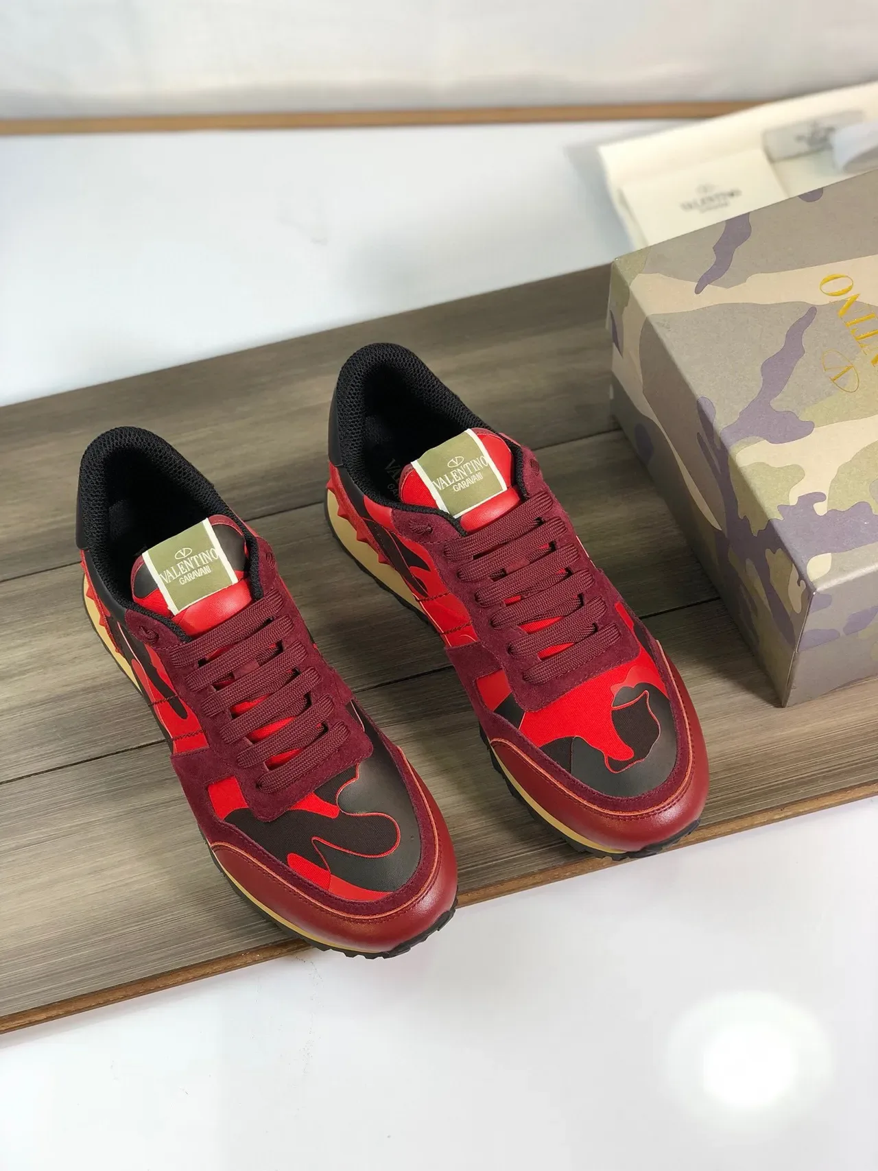 Valentino Rockstud Camuflagem Vermelha Borgonha Lifestyle Sneakers 8
